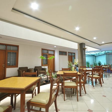 Caryota Hotel Bandung Bagian luar foto
